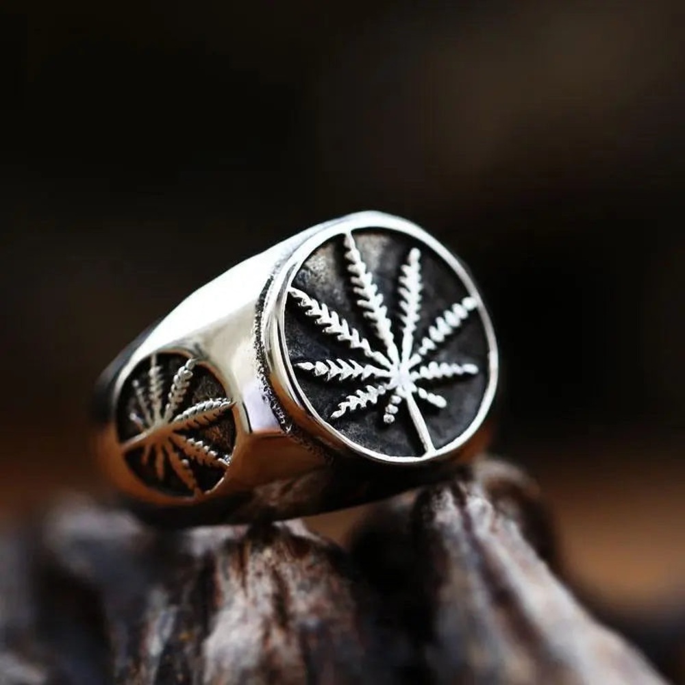 Silver and Black Botanical Design weed leaf Ring